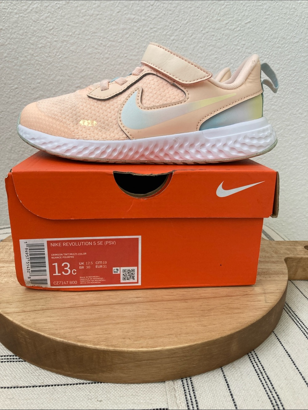 SALE! 50% Off Nike Kids Peach and White Lightweight Sneaker Size: 13c